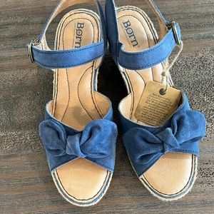 NWT Born Wedge Sandals Size 8
